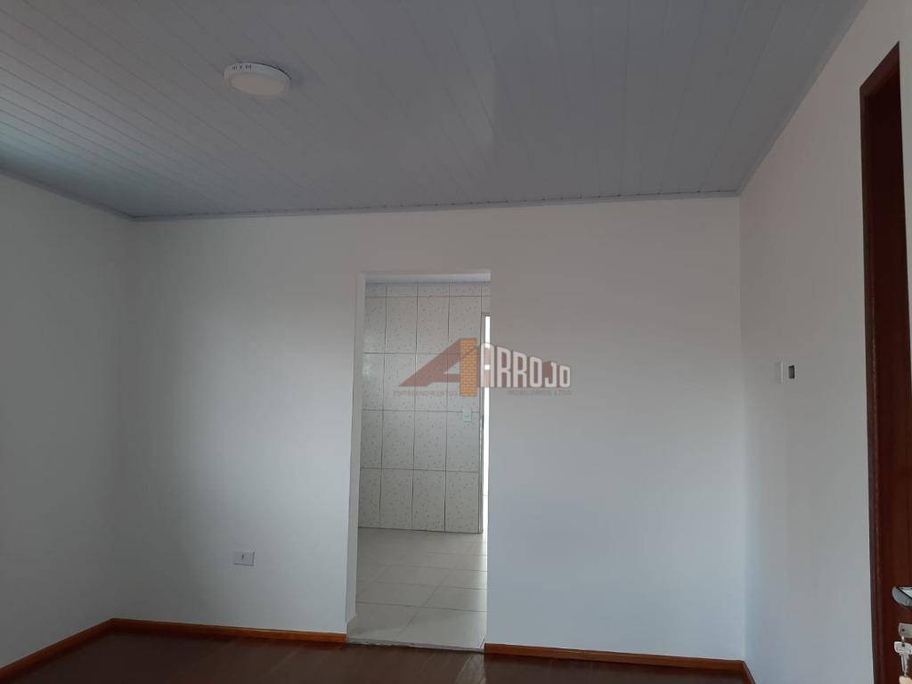 Casa à venda com 4 quartos, 120m² - Foto 3