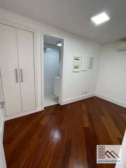 Casa de Condomínio para alugar com 4 quartos, 365m² - Foto 13