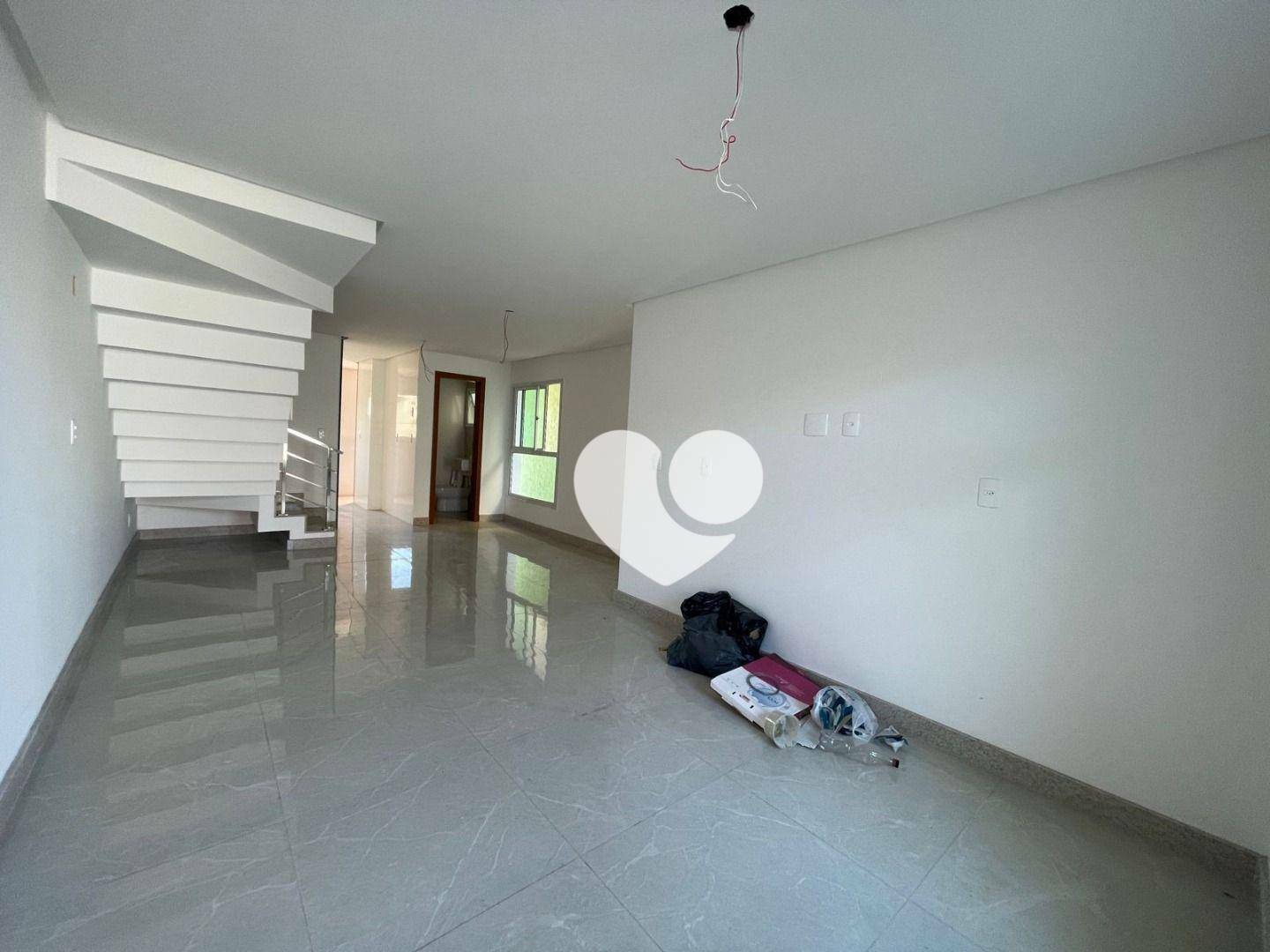 Casa à venda com 3 quartos, 108m² - Foto 7