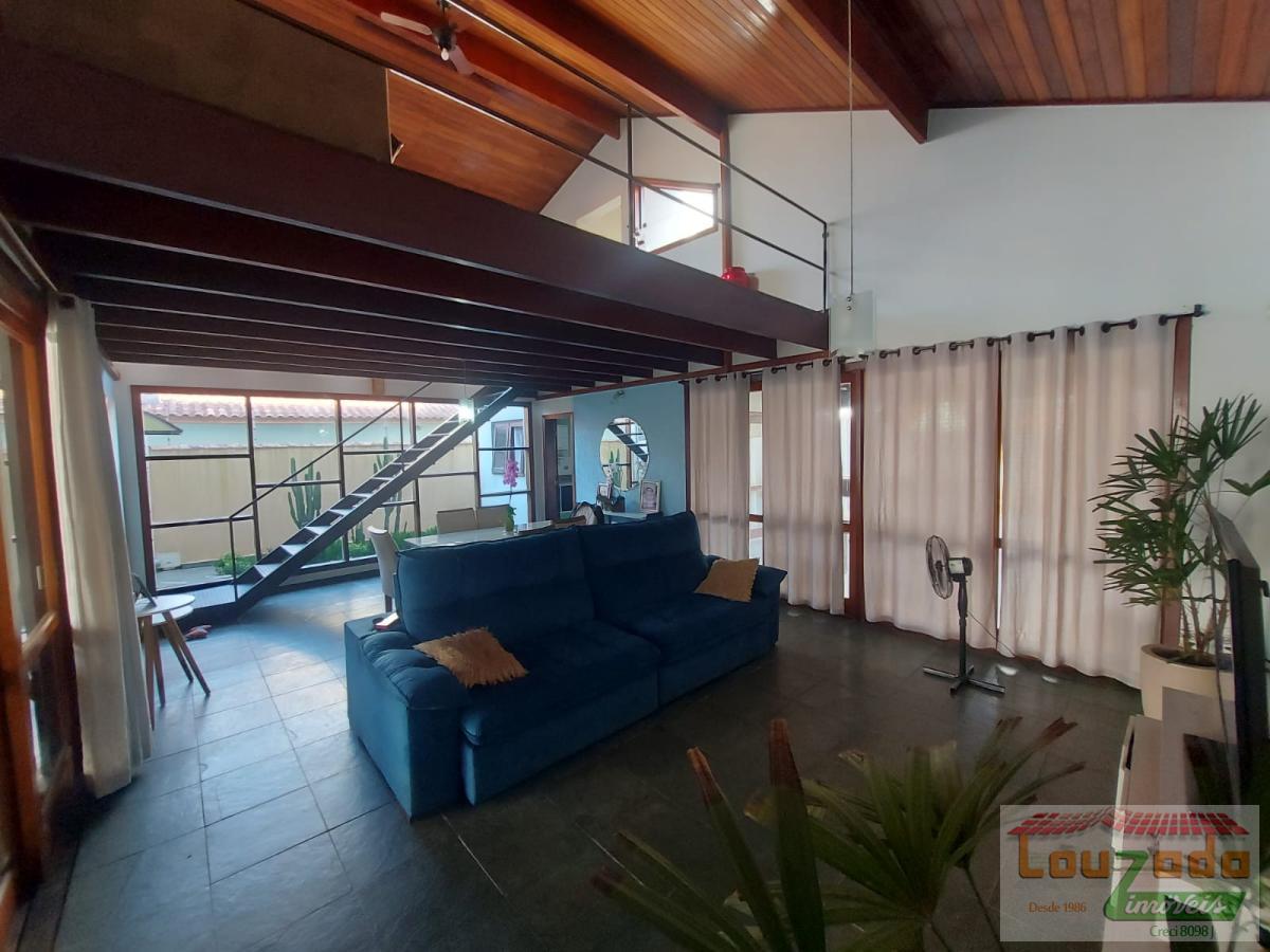 Casa à venda com 5 quartos, 360m² - Foto 1