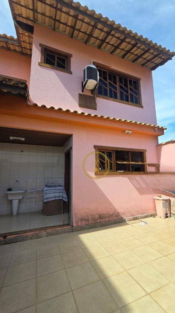 Casa à venda com 3 quartos, 198m² - Foto 3