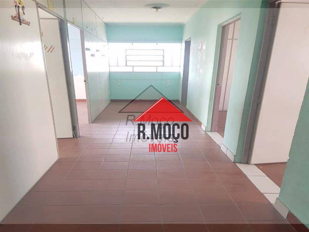 Sobrado à venda com 10 quartos, 219m² - Foto 14