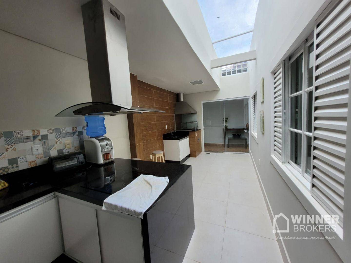 Casa à venda com 3 quartos, 220m² - Foto 11