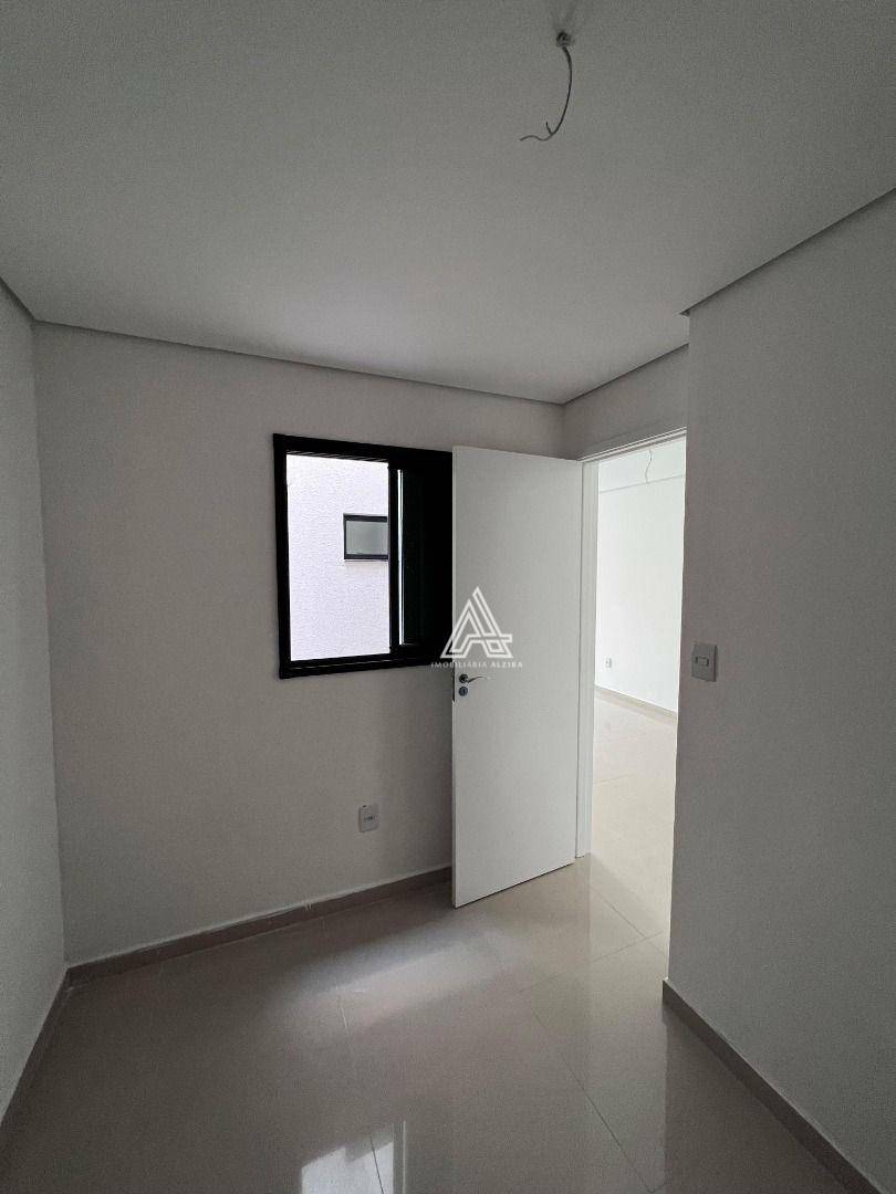 Apartamento à venda com 2 quartos, 60m² - Foto 2