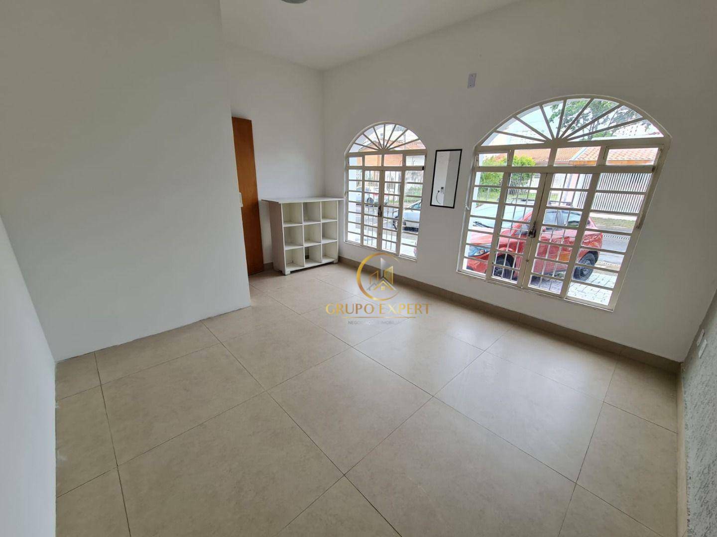 Casa para alugar com 3 quartos, 80m² - Foto 1