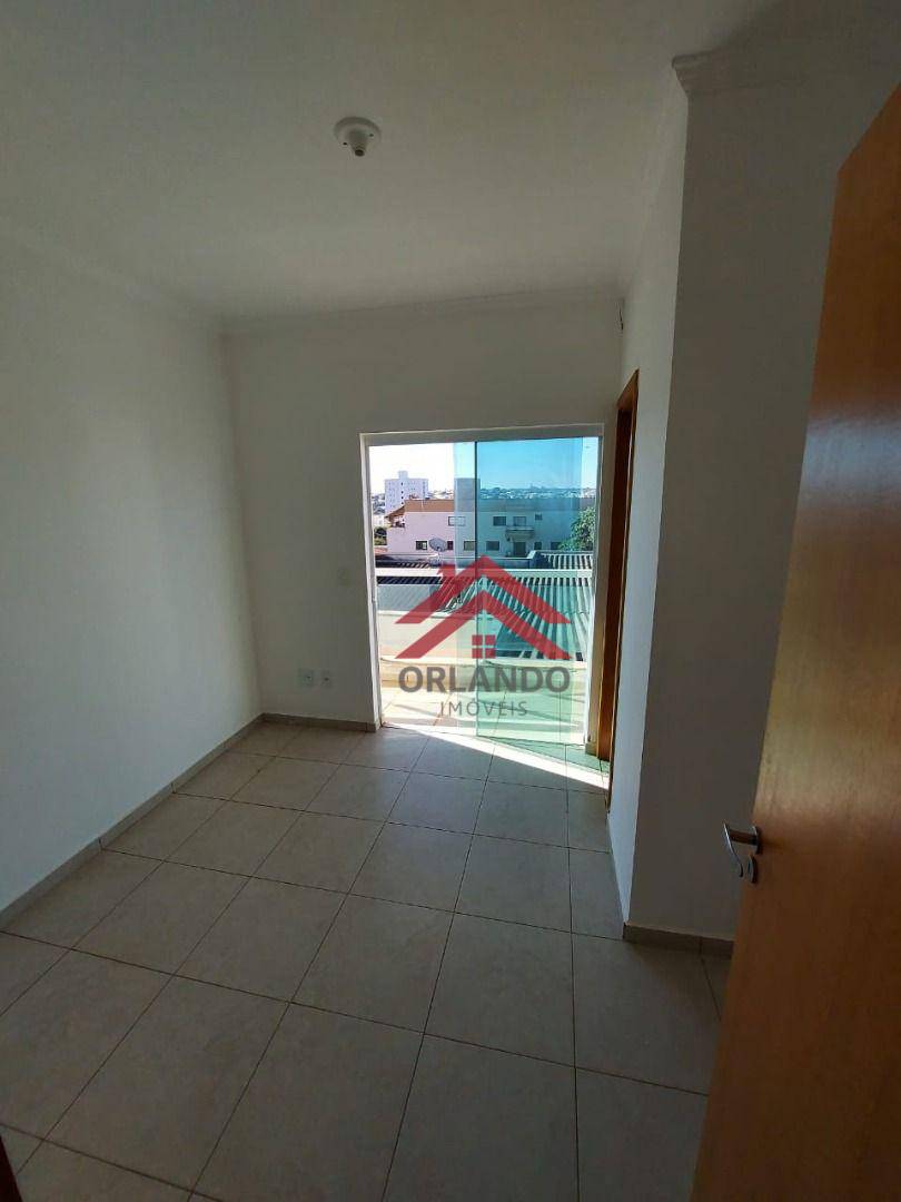 Apartamento à venda com 3 quartos, 174m² - Foto 3