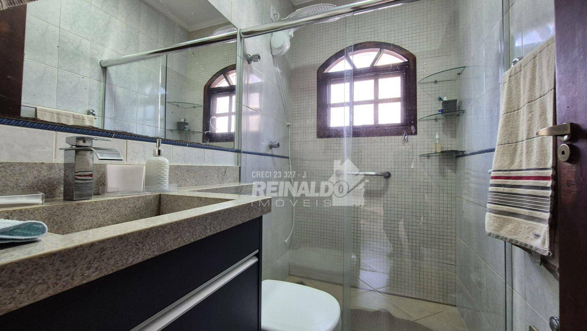 Casa de Condomínio para alugar com 4 quartos, 239m² - Foto 13