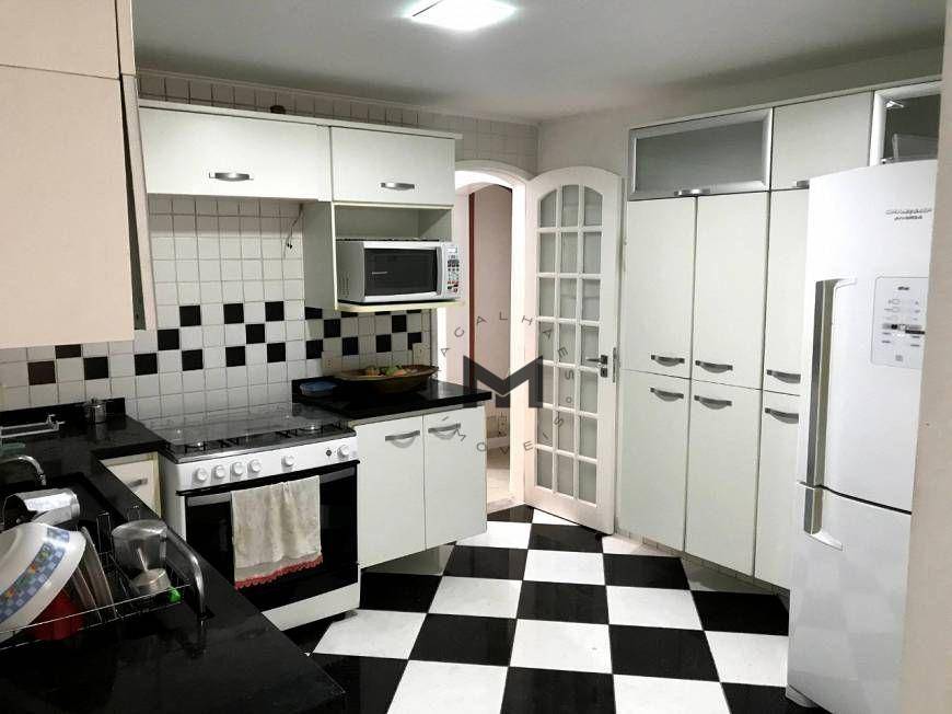 Apartamento à venda com 3 quartos, 200m² - Foto 8