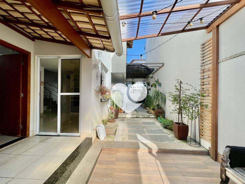 Casa para alugar com 3 quartos, 99m² - Foto 1