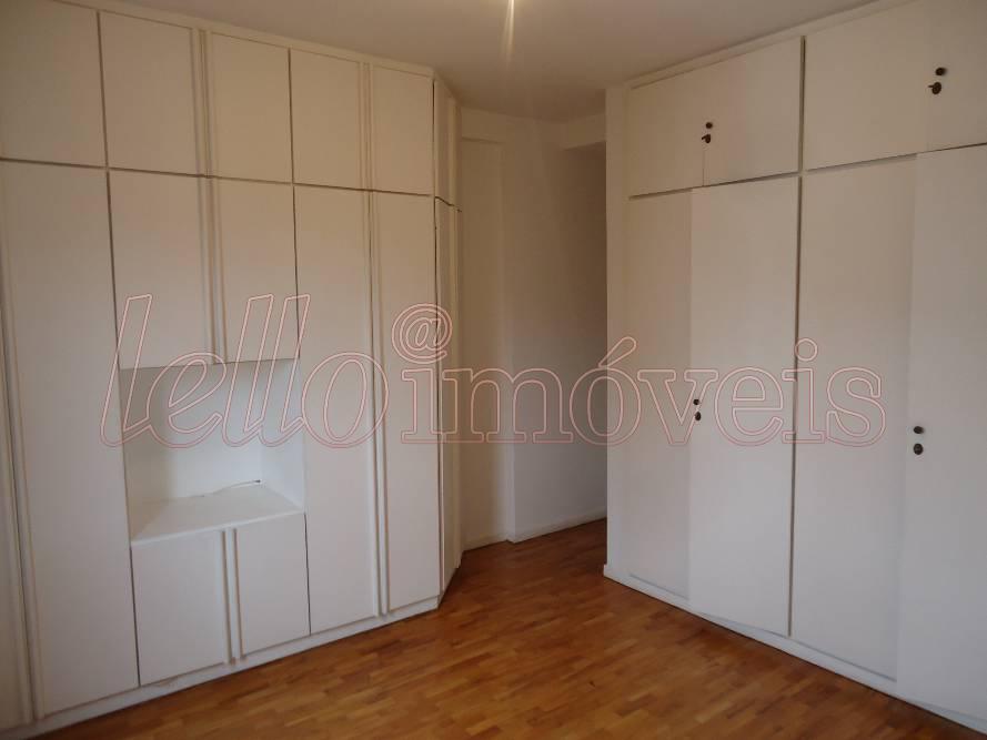 Apartamento para alugar com 3 quartos, 210m² - Foto 12