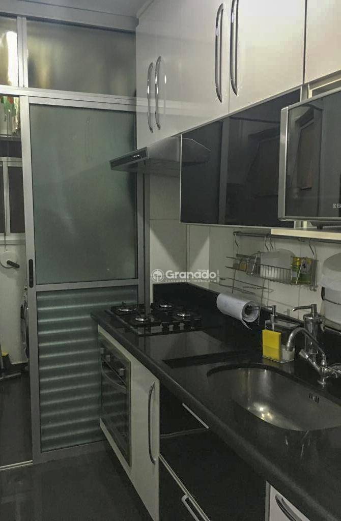 Apartamento à venda com 2 quartos, 62m² - Foto 4