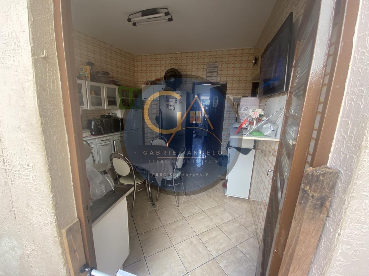 Sobrado à venda com 5 quartos, 100m² - Foto 4