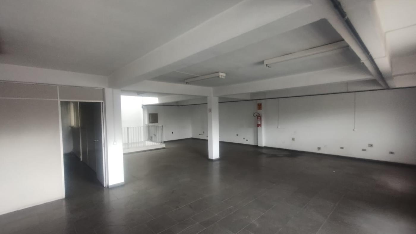 Prédio Inteiro para alugar, 692m² - Foto 1