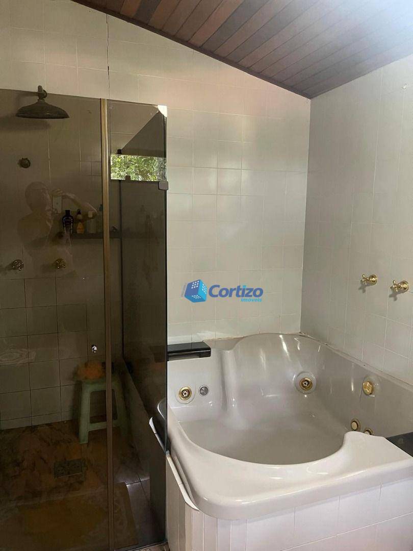 Chácara à venda com 4 quartos, 672m² - Foto 17