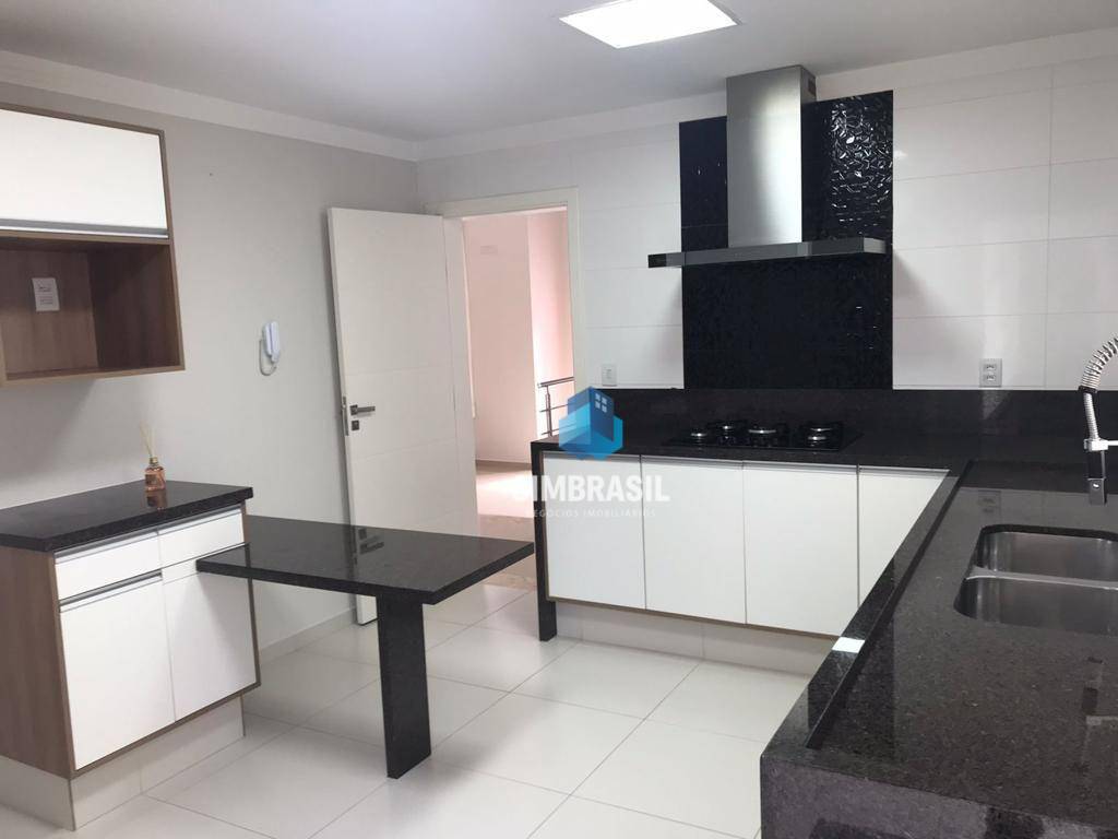 Casa à venda com 3 quartos, 290m² - Foto 8