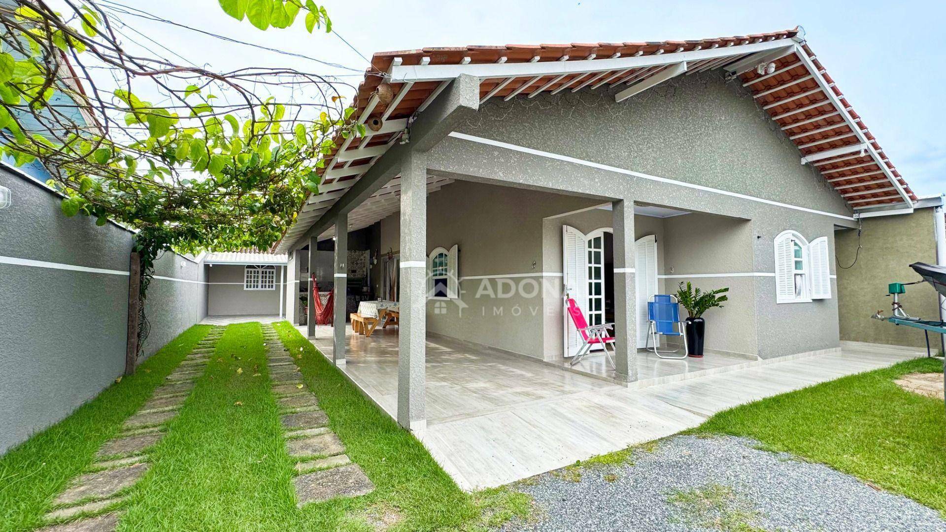 Casa à venda com 4 quartos, 140m² - Foto 1