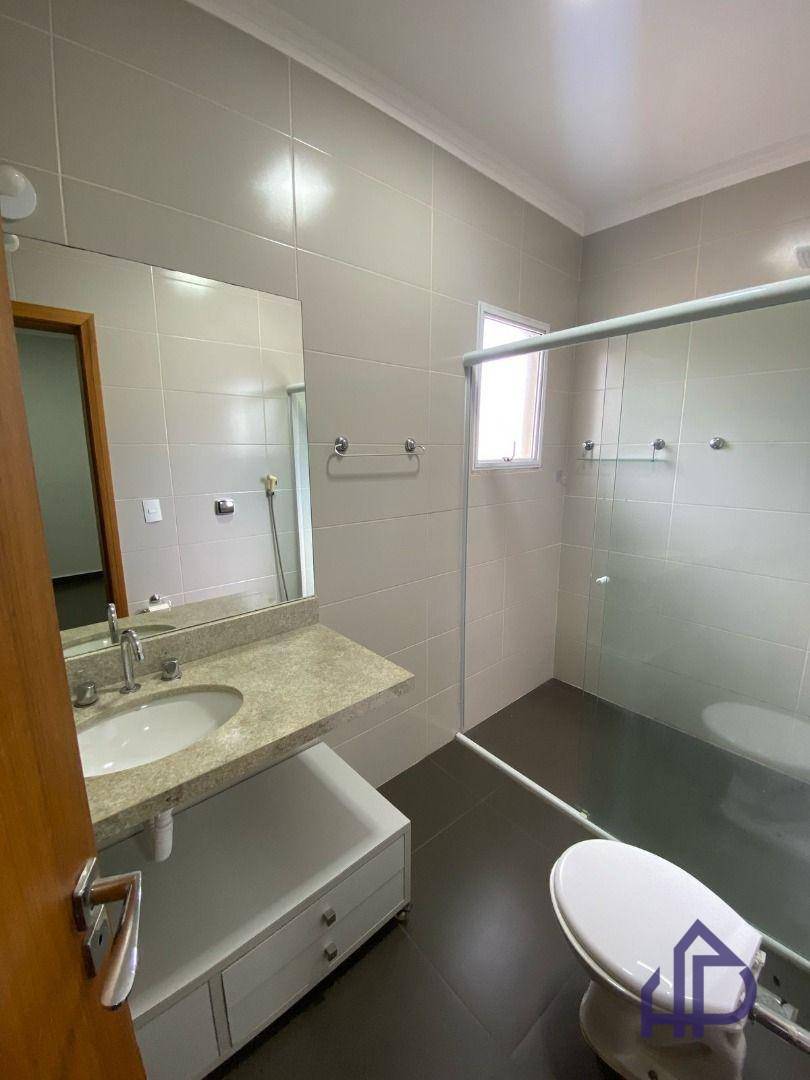Casa para alugar com 3 quartos, 248m² - Foto 48