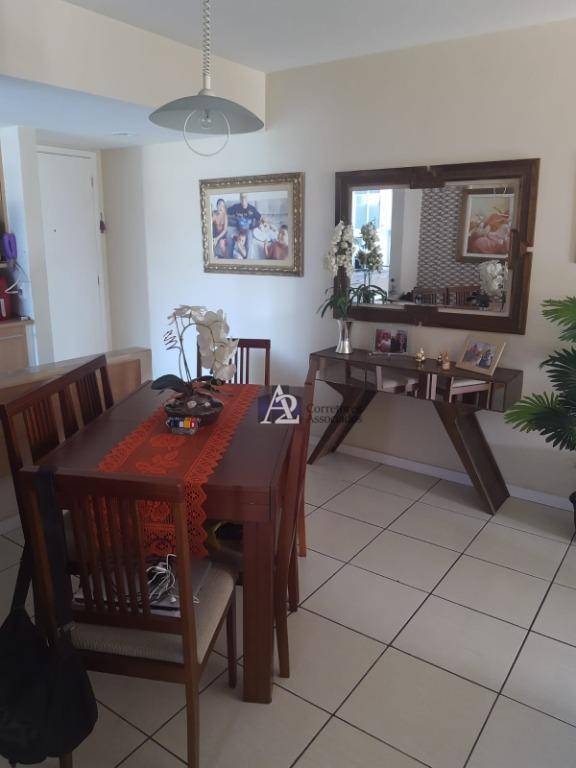 Apartamento à venda com 2 quartos, 71m² - Foto 3