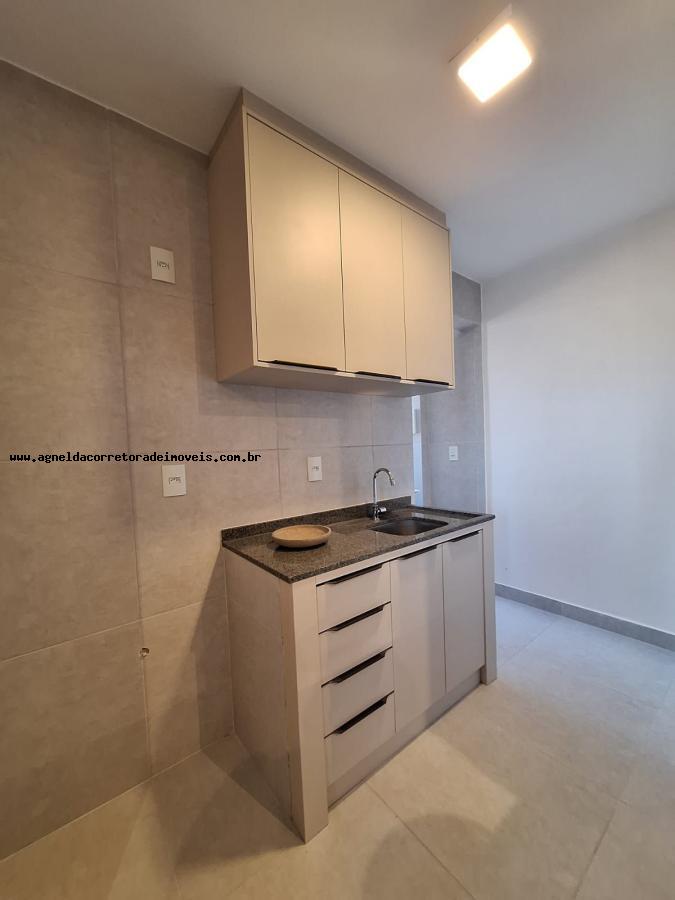 Apartamento à venda com 2 quartos, 61m² - Foto 5