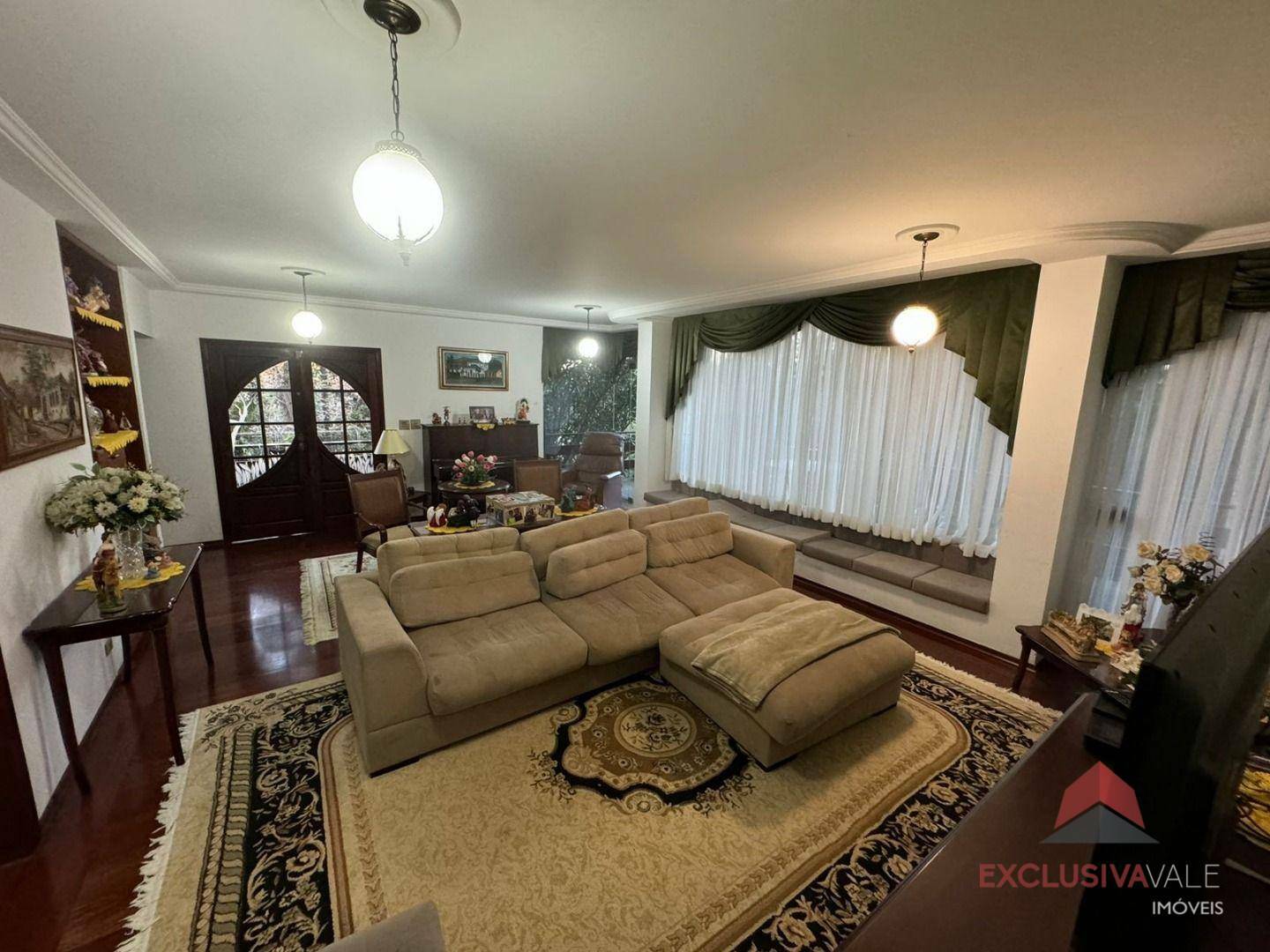 Casa de Condomínio à venda com 4 quartos, 350m² - Foto 4