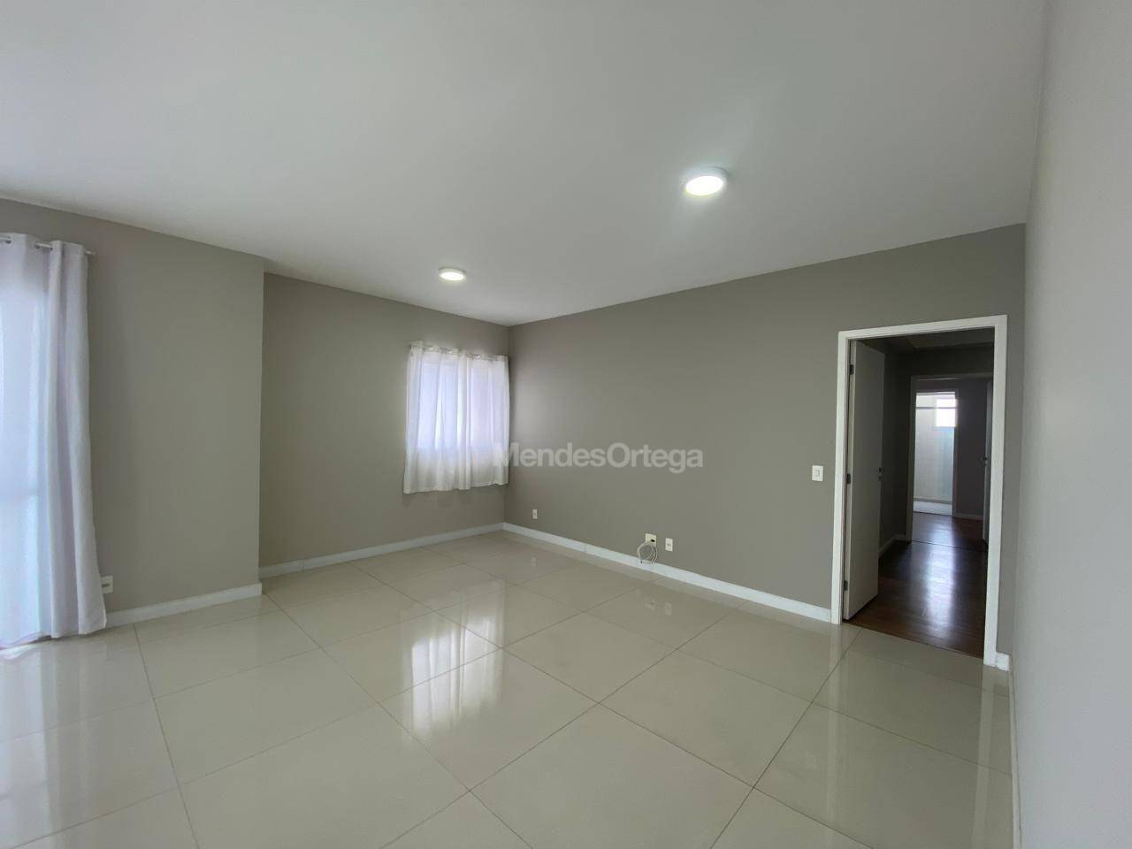 Apartamento para alugar com 3 quartos, 232m² - Foto 2