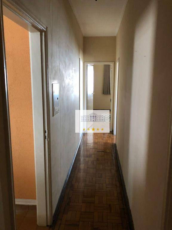 Casa à venda e aluguel com 3 quartos, 242m² - Foto 2