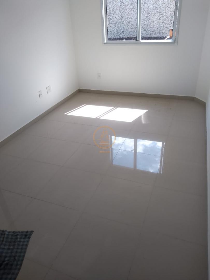 Casa à venda com 3 quartos, 145m² - Foto 2