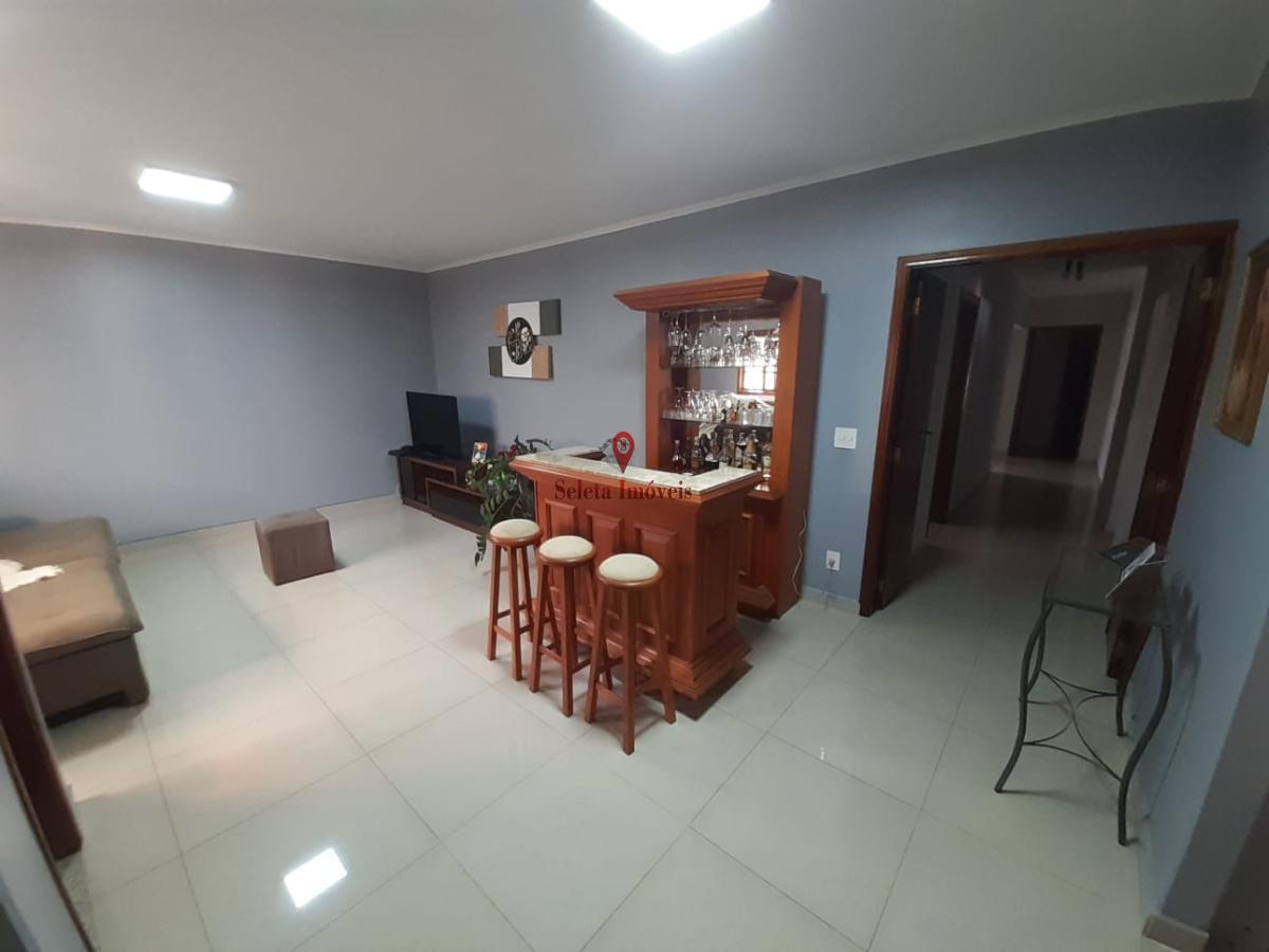 Casa à venda com 3 quartos, 530m² - Foto 3