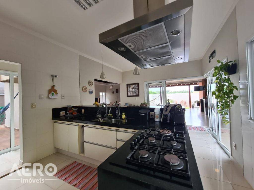 Casa de Condomínio à venda com 3 quartos, 330m² - Foto 24