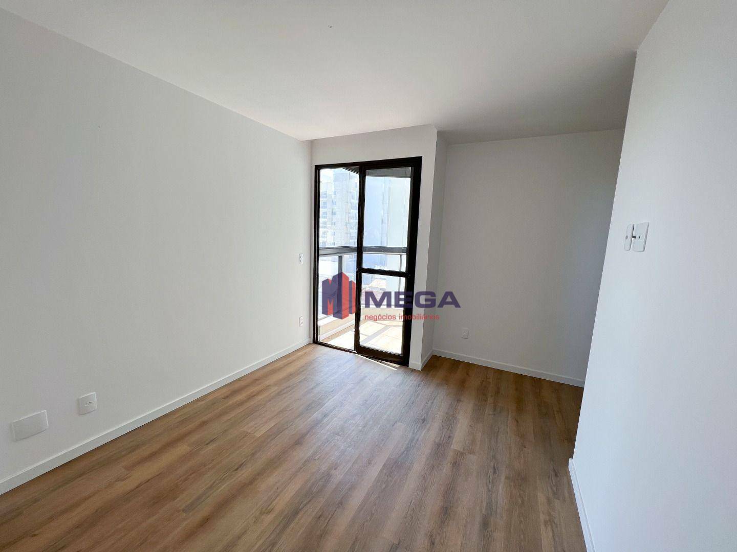 Apartamento à venda com 3 quartos, 135m² - Foto 7