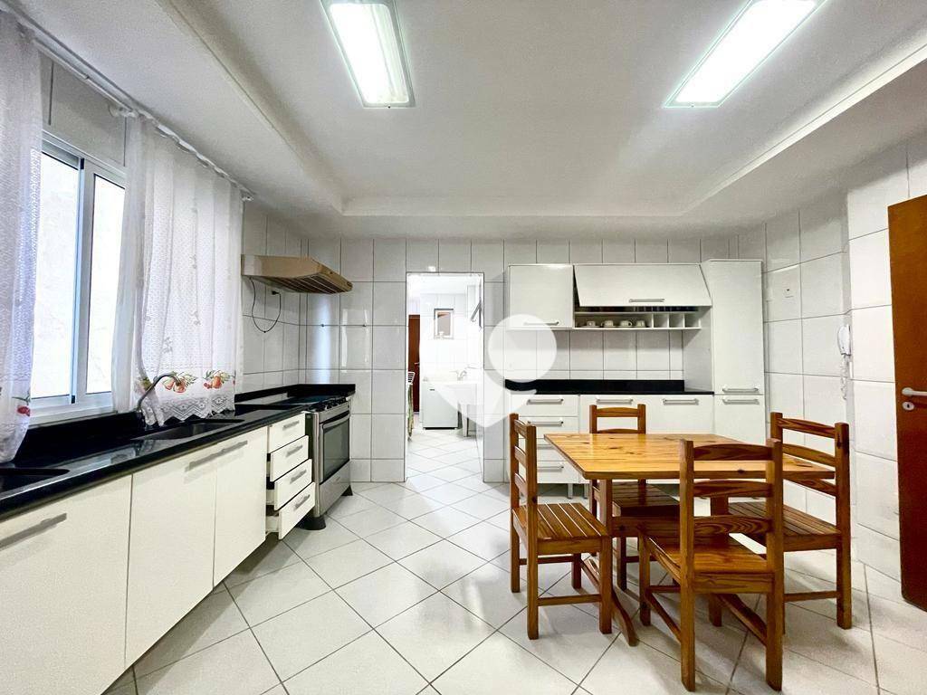 Apartamento à venda com 4 quartos, 211m² - Foto 10