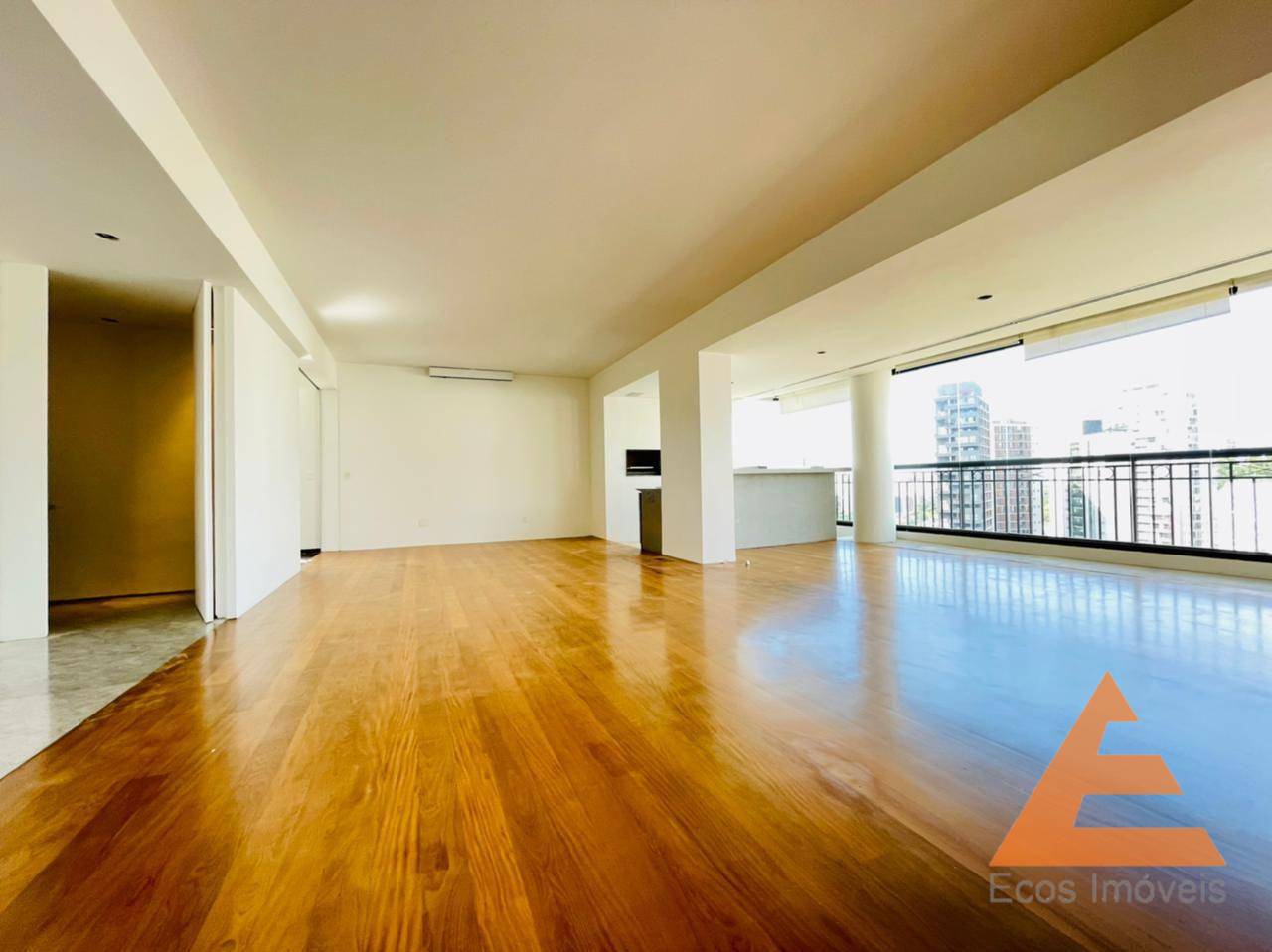 Apartamento à venda com 3 quartos, 215m² - Foto 4