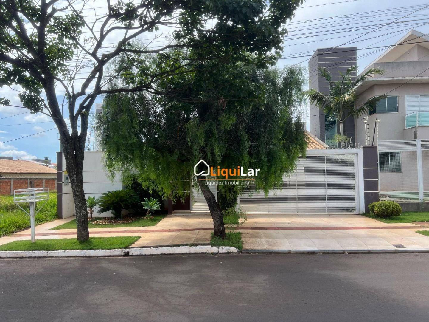 Casa, 2 quartos, 220 m² - Foto 1