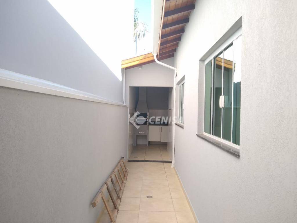 Casa à venda com 3 quartos, 130m² - Foto 18