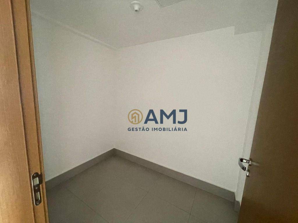 Apartamento à venda com 3 quartos, 244m² - Foto 4