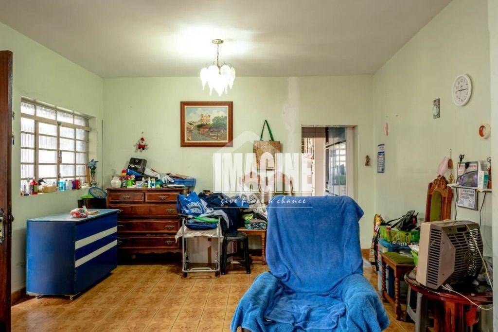 Sobrado à venda com 2 quartos, 200m² - Foto 4