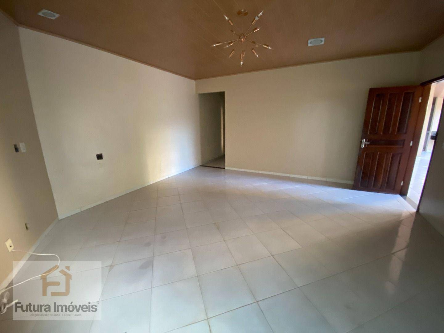 Casa para alugar com 3 quartos, 200m² - Foto 2