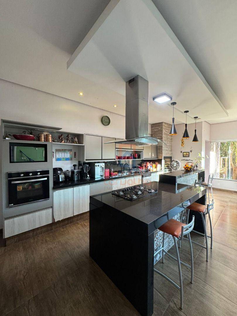 Casa, 4 quartos, 330 m² - Foto 33