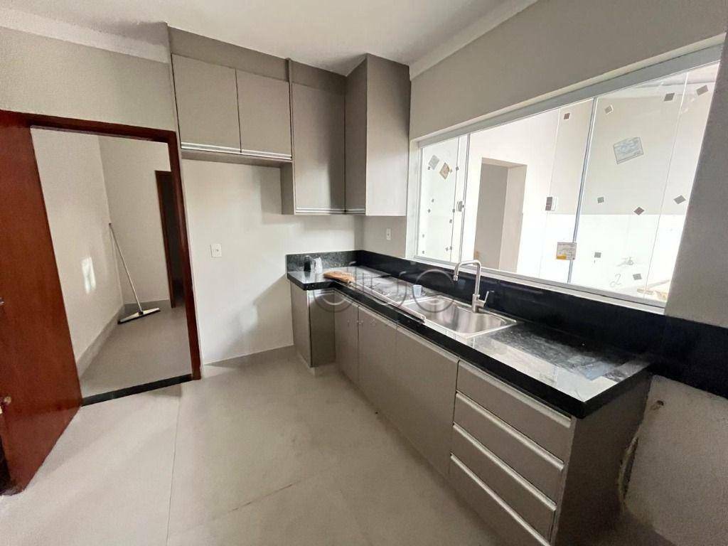 Casa à venda com 4 quartos, 200m² - Foto 20