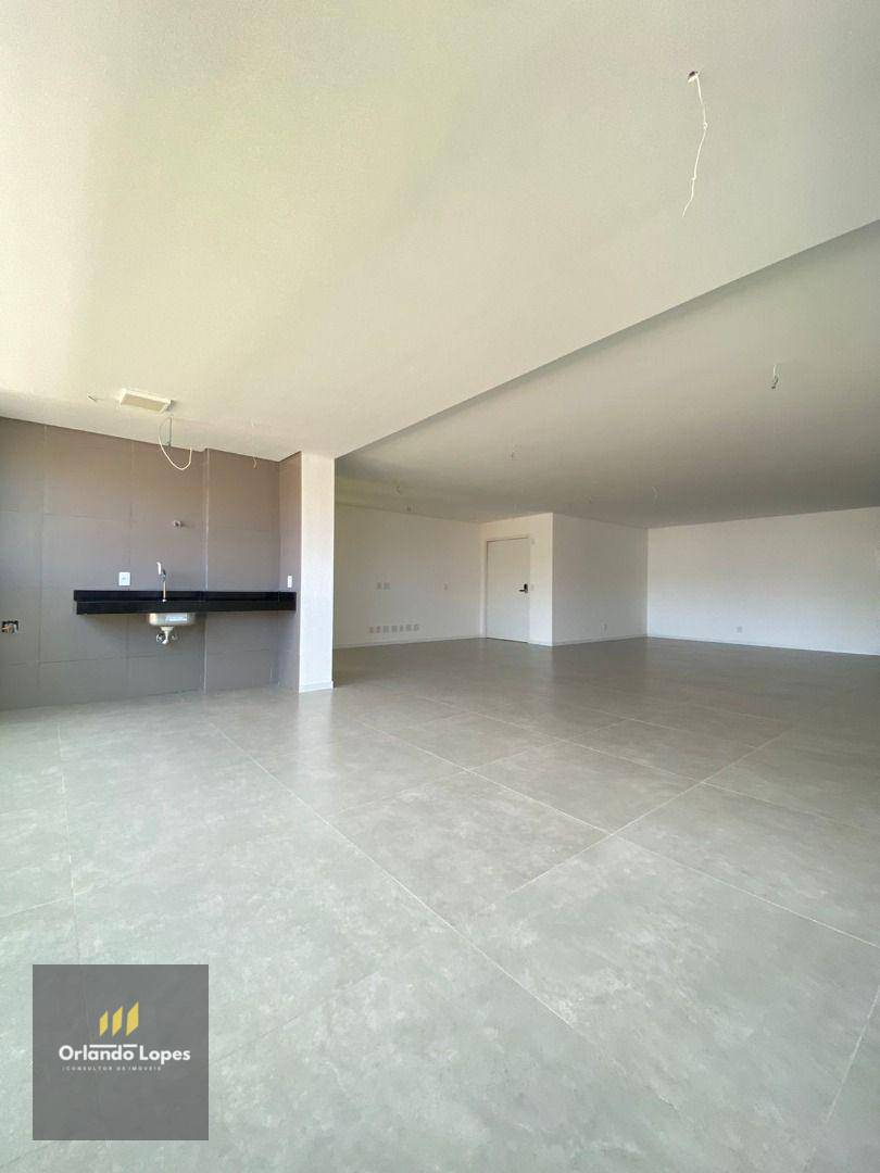 Apartamento à venda com 4 quartos, 228m² - Foto 3