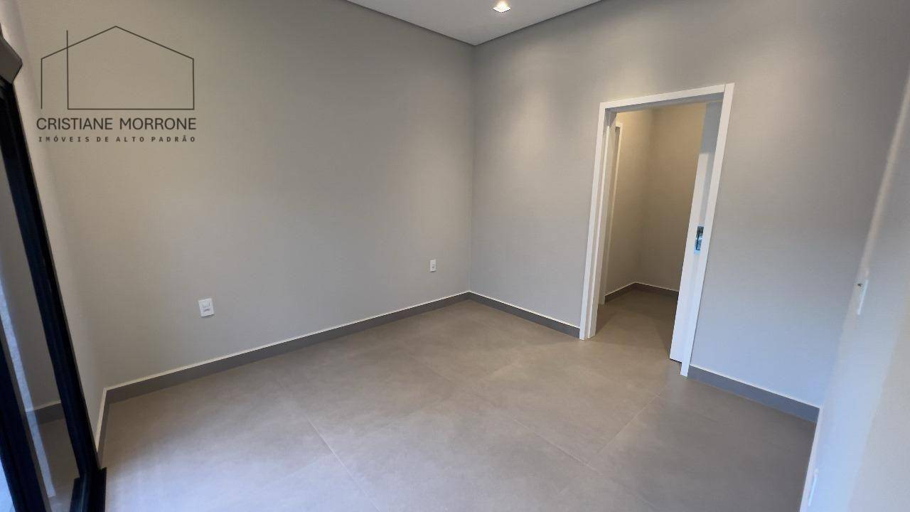 Casa de Condomínio à venda com 4 quartos, 220m² - Foto 3