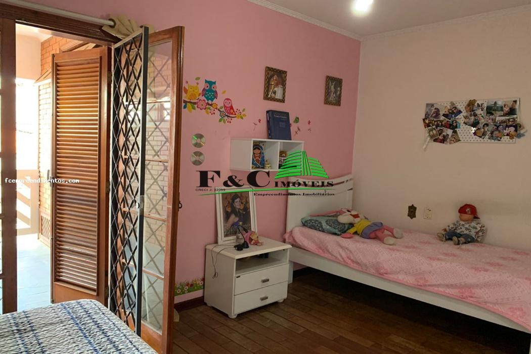 Casa à venda com 3 quartos, 300m² - Foto 13