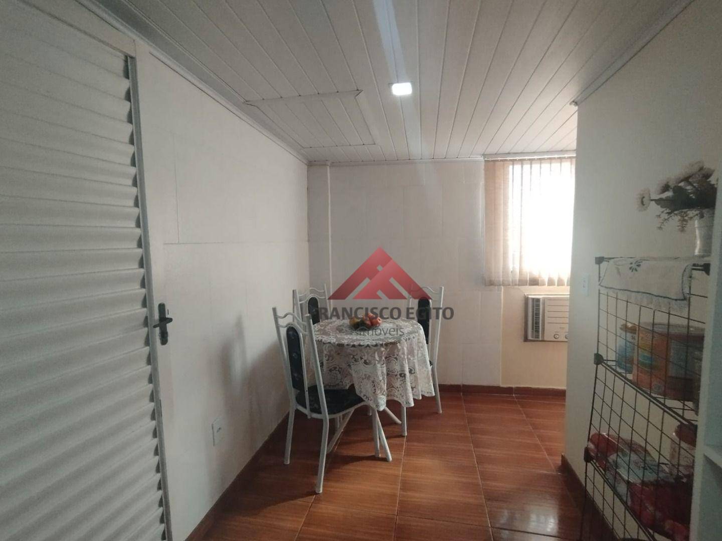 Casa à venda com 4 quartos, 76m² - Foto 12