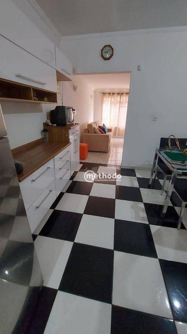 Casa à venda com 3 quartos, 250m² - Foto 2