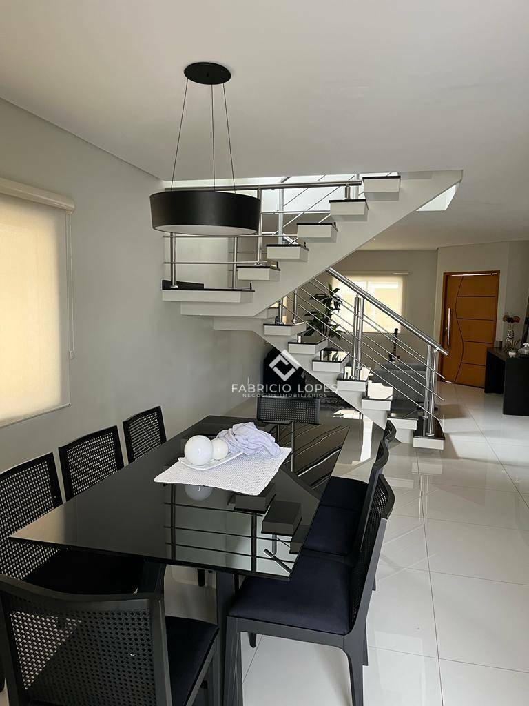 Casa à venda com 4 quartos, 252m² - Foto 3