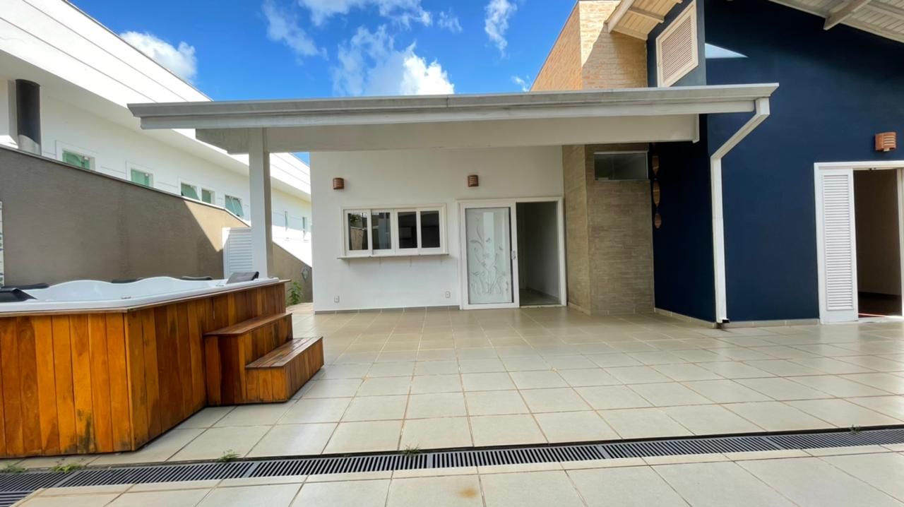 Casa de Condomínio à venda com 4 quartos, 450m² - Foto 47