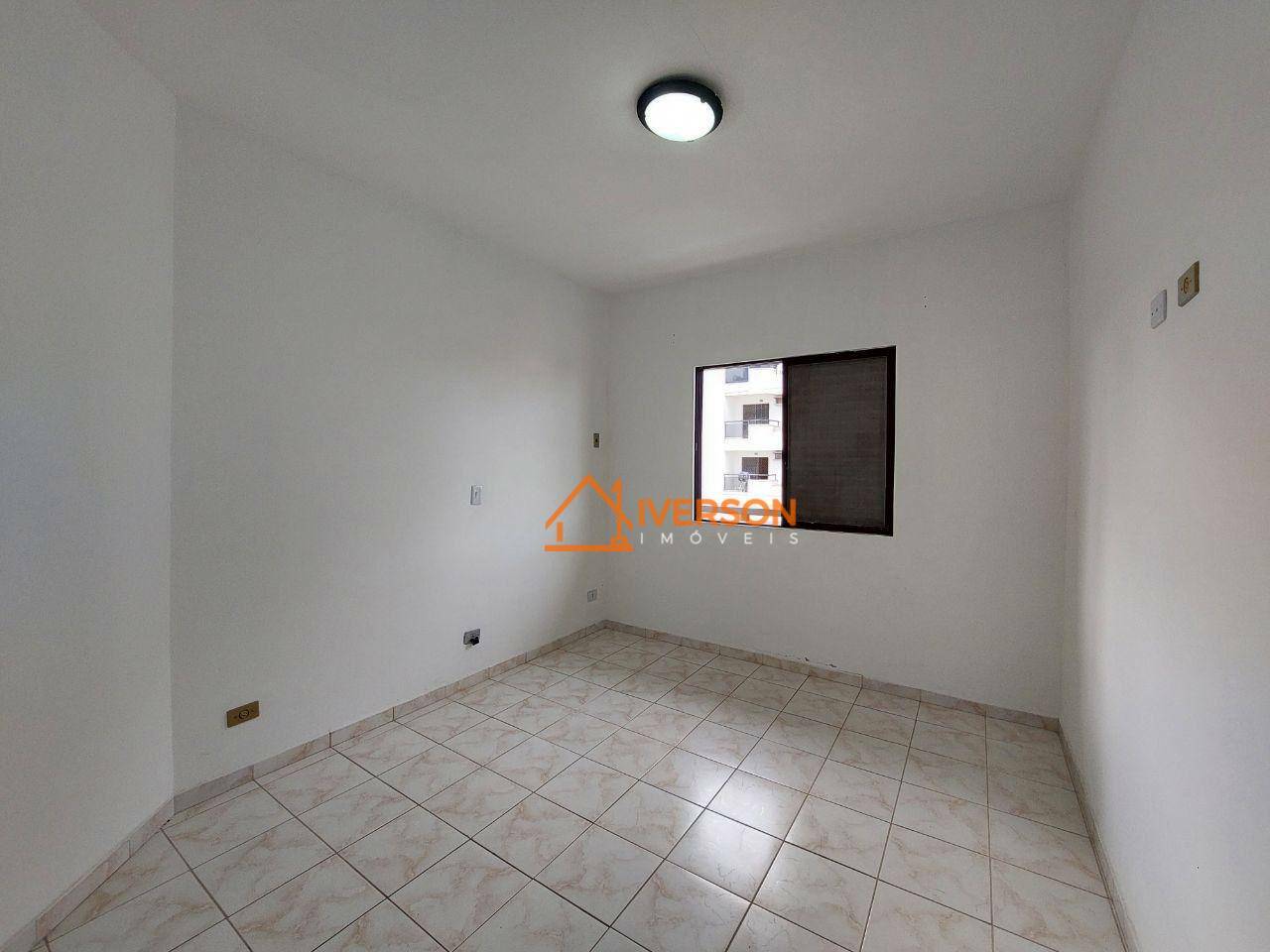 Apartamento para alugar com 3 quartos, 80m² - Foto 10