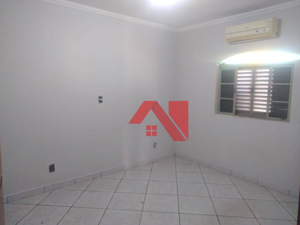 Casa à venda com 3 quartos, 230m² - Foto 13