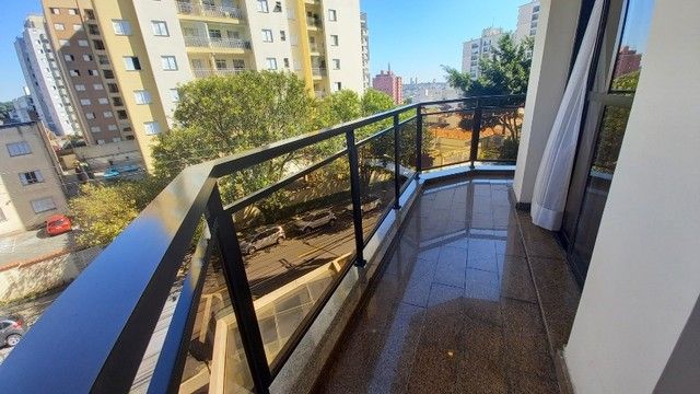 Apartamento à venda com 3 quartos, 212m² - Foto 3