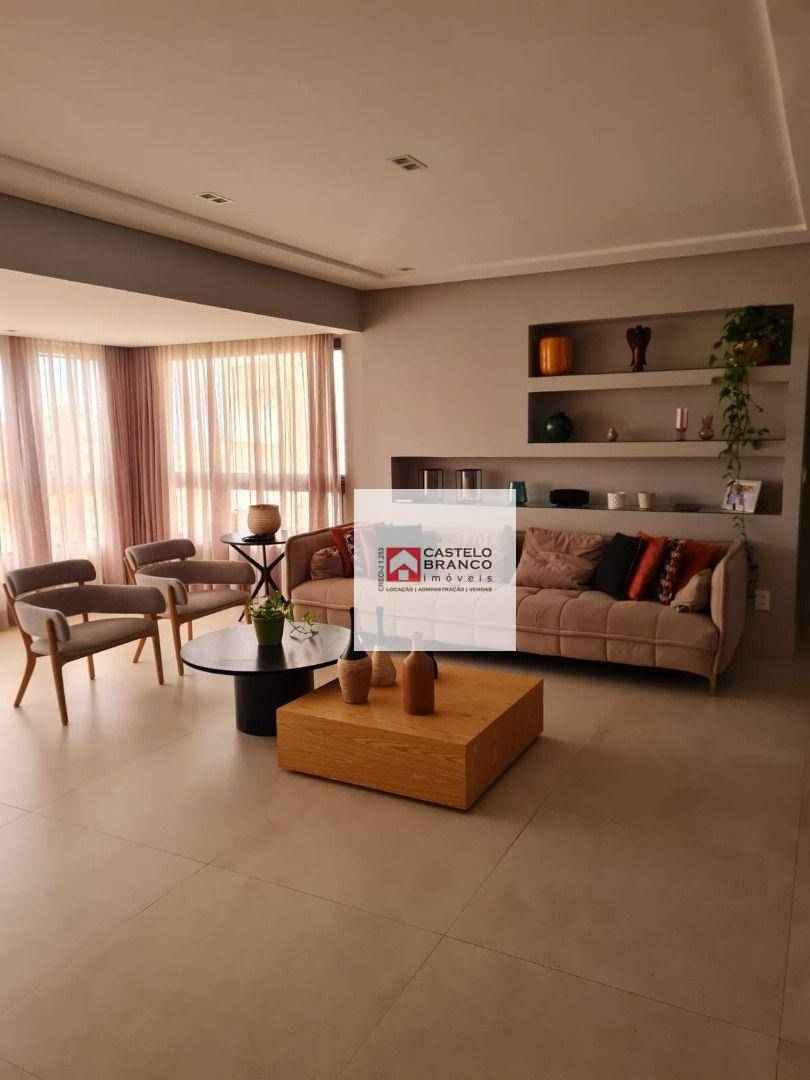 Apartamento à venda com 3 quartos, 158m² - Foto 1